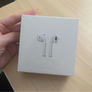 Apple AirPods 2nd Generation with Wireless Charging Case